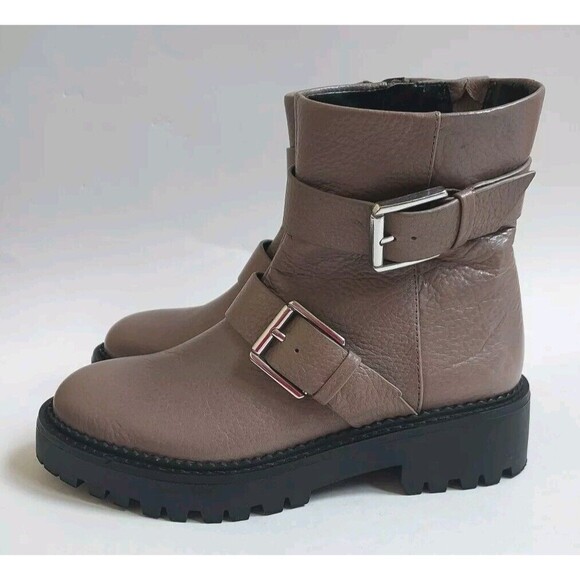 NWOT Ladies/Girls Nordstrom Taupe Leather 2 Buckle Zip Moto Ankle Boots Size 4 - Picture 3 of 8